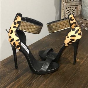 Steve Madden heels, never worn!